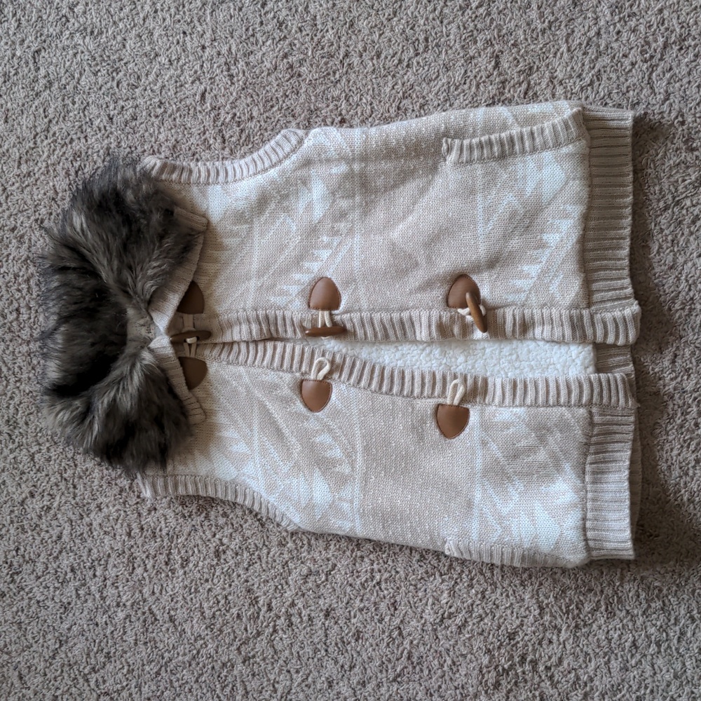 Pink Rose Sherpa lined sweater vest, size M, NWT.